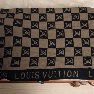 Louis Vuitton scarf